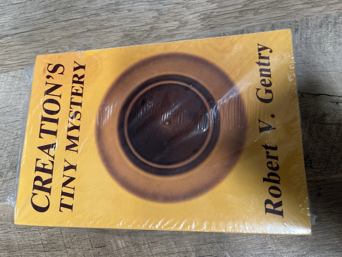 Creation's Tiny Mystery by Robert V. Gentry 1988