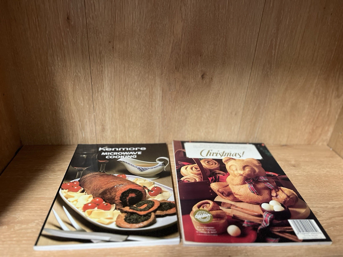 Kenmore Microwave Cooking & Wilton Recipe And Idea Book Christmas Lot of 2