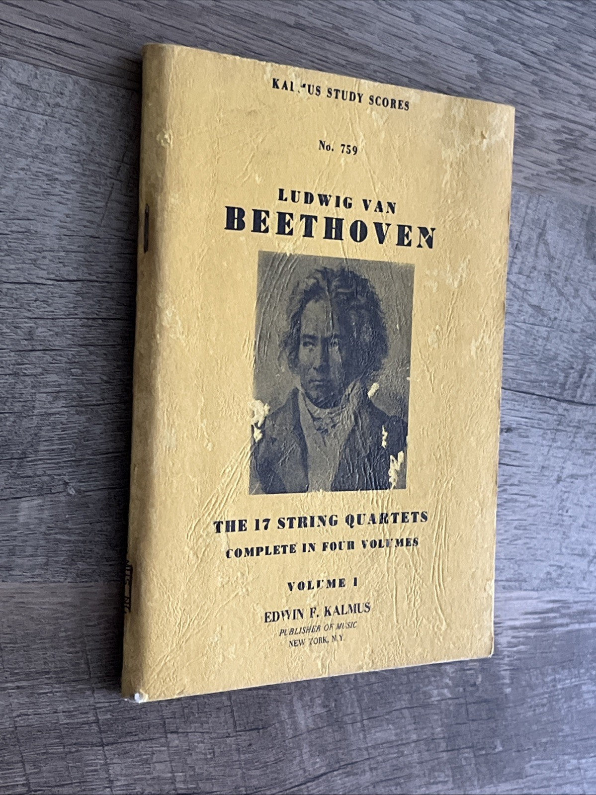 Ludwig van Beethoven: The 17 String Quartets Complete in Four Volumes, Volume I
