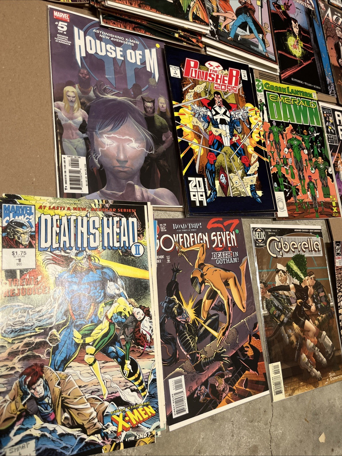 Comic Book Mystery Lot 48 Mixed Marvel DC VF+/NM No Duplicates Bulk