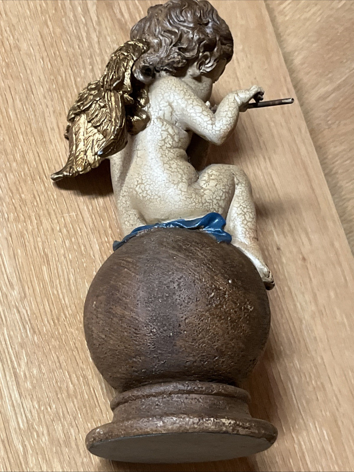 Figure Angel with Flute on Ball made of Artificial Resin (9 x 22 cm)