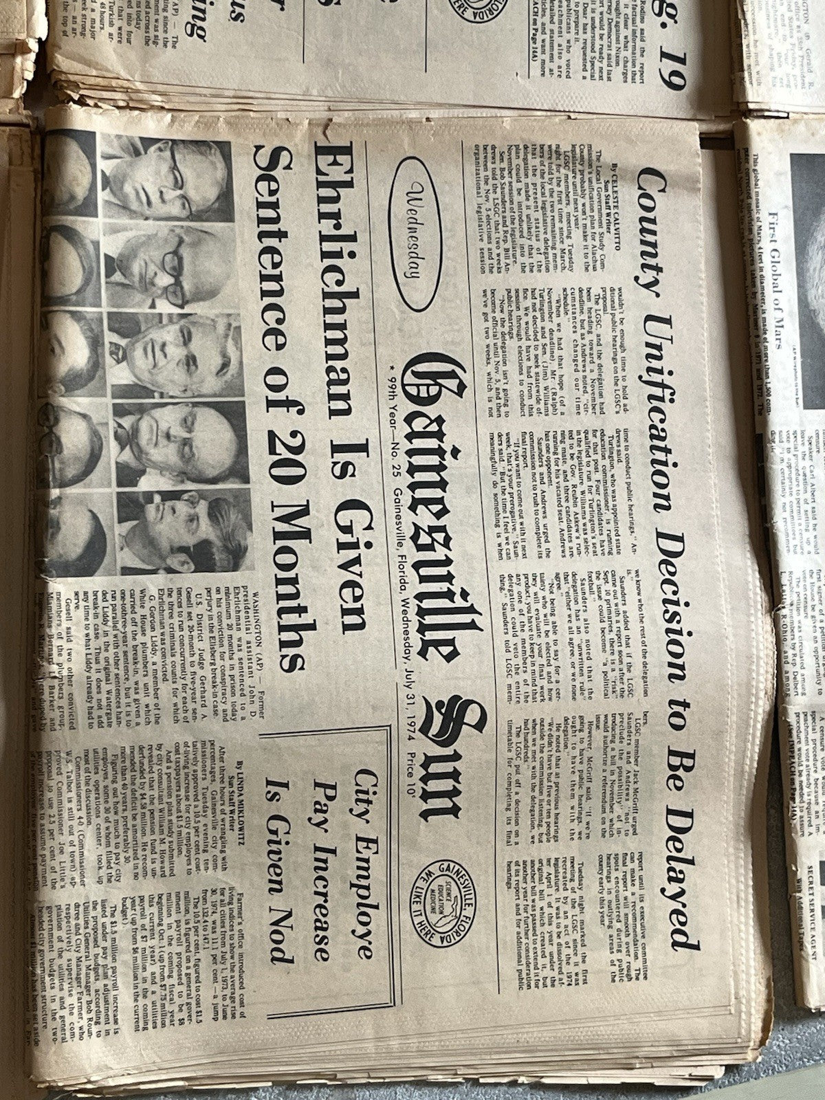 LOT OF 6 1974 WATER GATE SCANDALS NIXON RESIGNED, , FORD BECOMES PRESIDENT