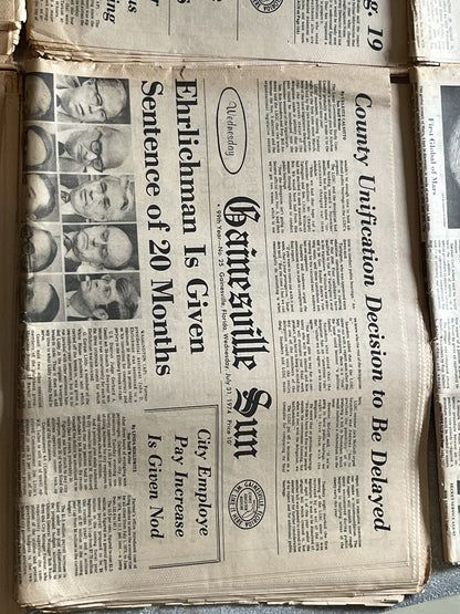 LOT OF 6 1974 WATER GATE SCANDALS NIXON RESIGNED, , FORD BECOMES PRESIDENT