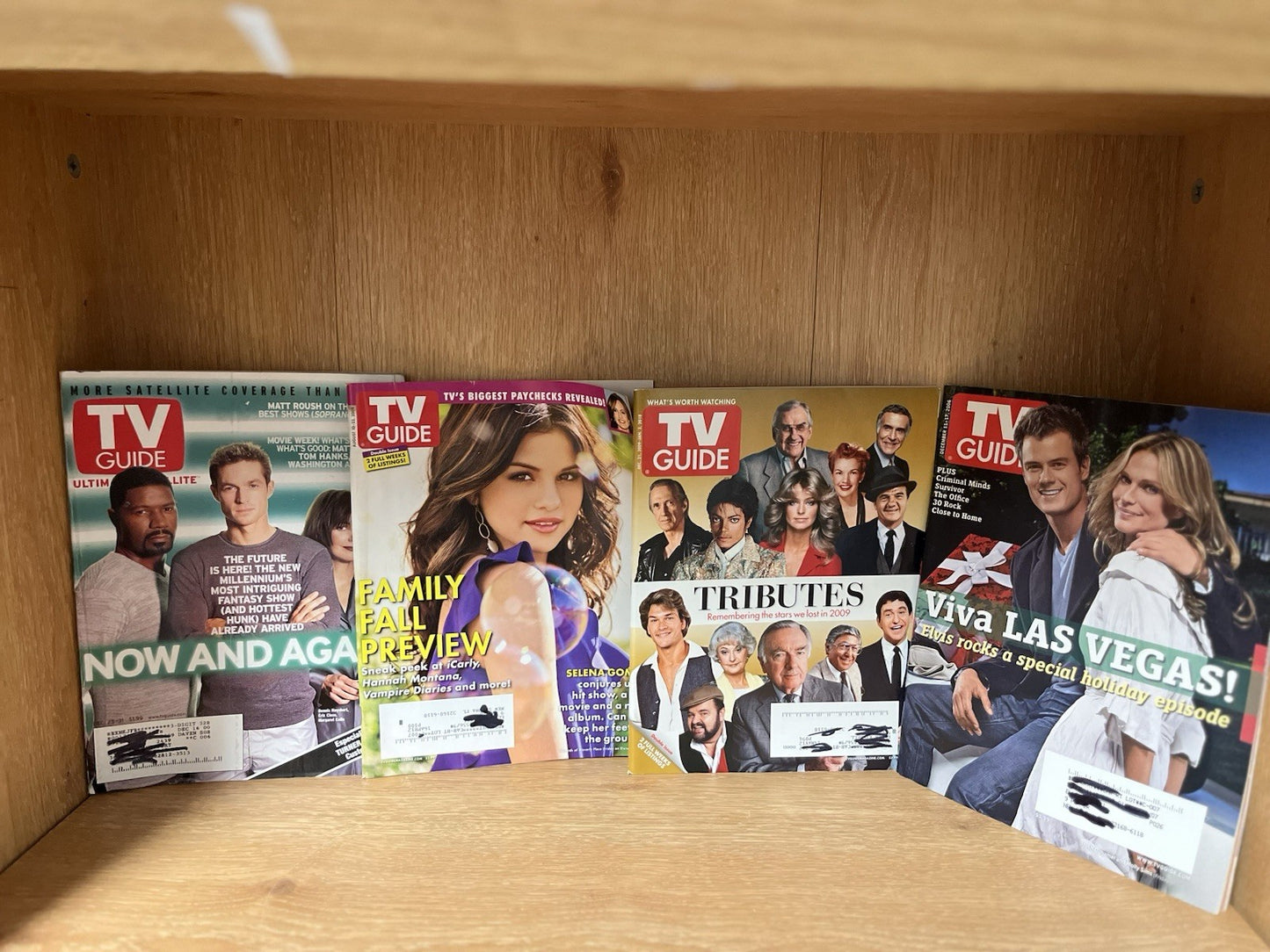 Lot of 30 TV Guide Magazine Issues 1999/2005/2006/2007/2008/2009/2010/2011/2012