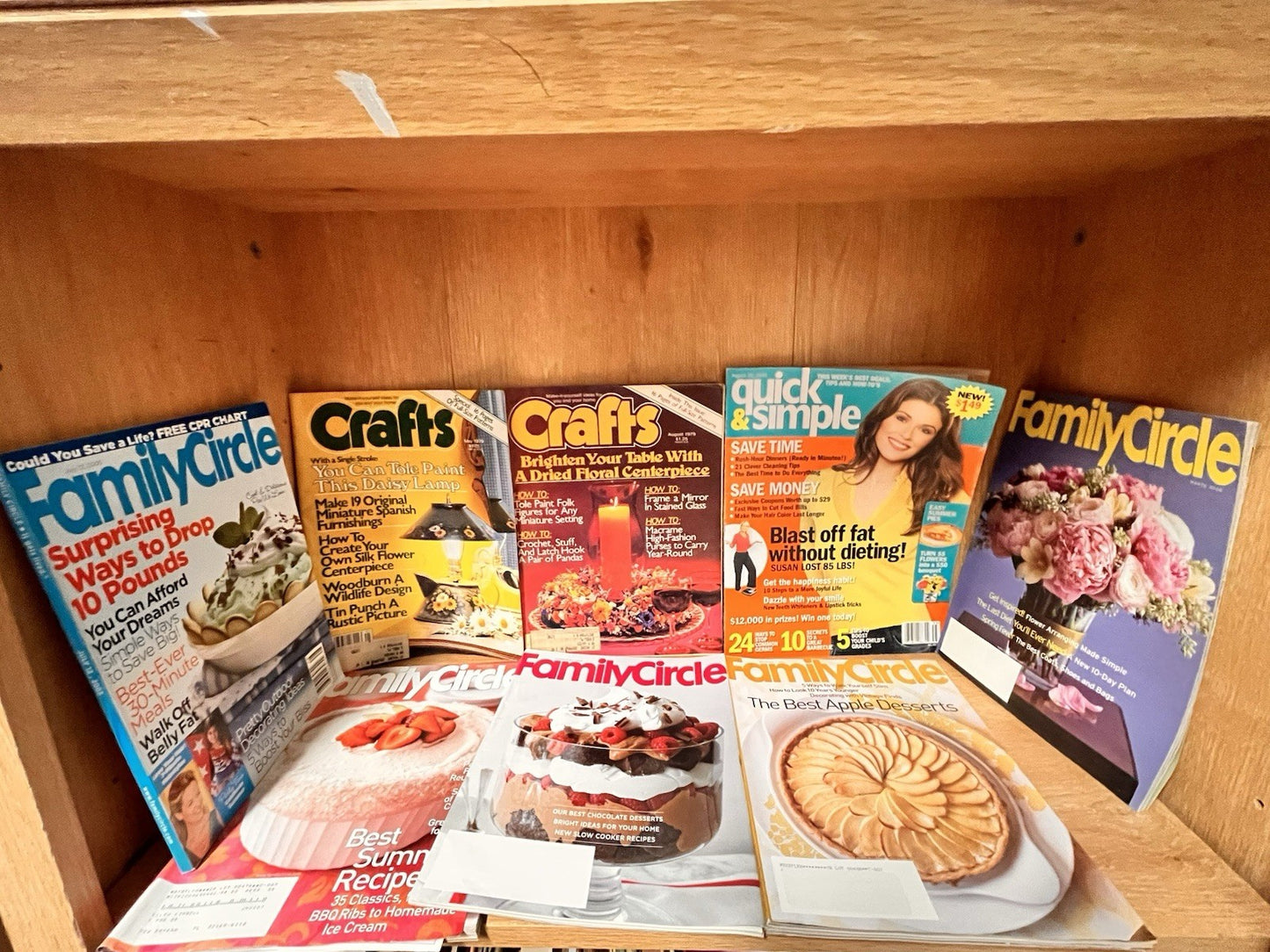 Lot of 8 FAMILY CIRCLE Magazine + Crafts Mag, Quick and Simple Magazine