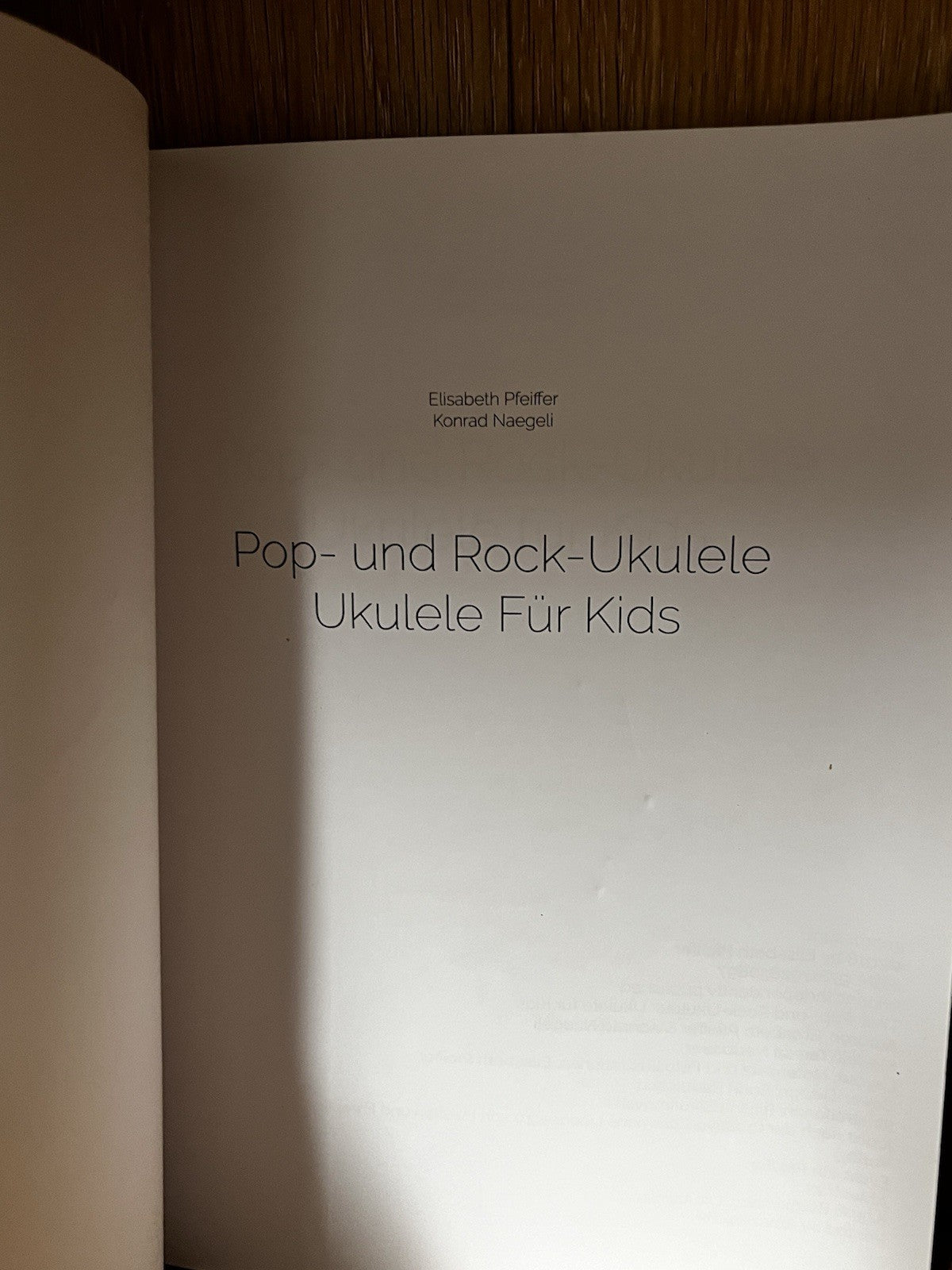 Lot of 3 German Children Books Die Schneekonigin,Sprachspiele,Pappkarton Ukulele