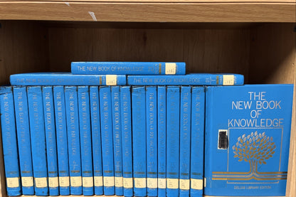 The New Book of Knowledge Encyclopedia 1989 Complete Set 21 Vols. Deluxe Lib Ed