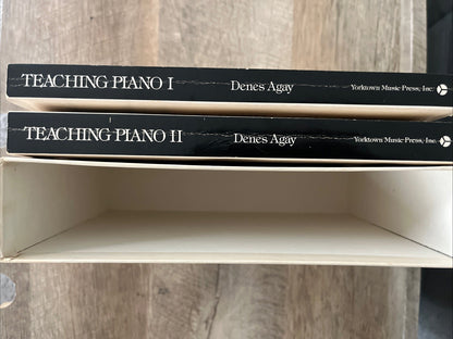 Teaching PIANO A Comprehensive Guide & Reference Book For The Instructor Vol 1&2