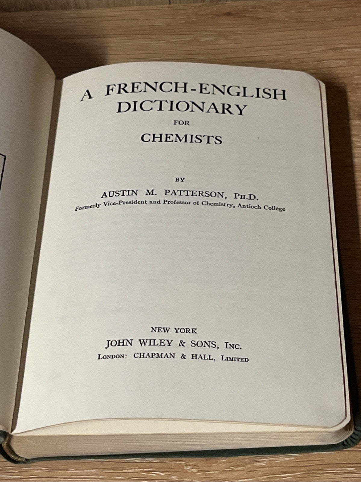 French English Dictionary For Chemists 1st Ed Austin Patterson, 1921, Vintage