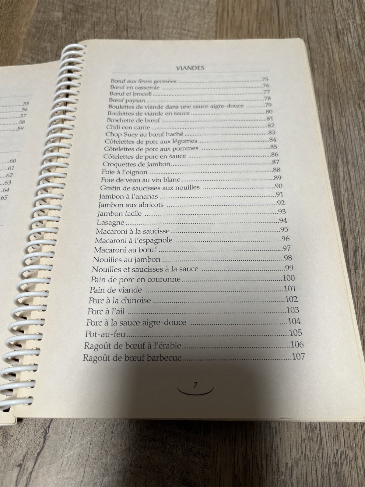 Repas familial: Délicieuses recettes du Québec by Johanne Julien
