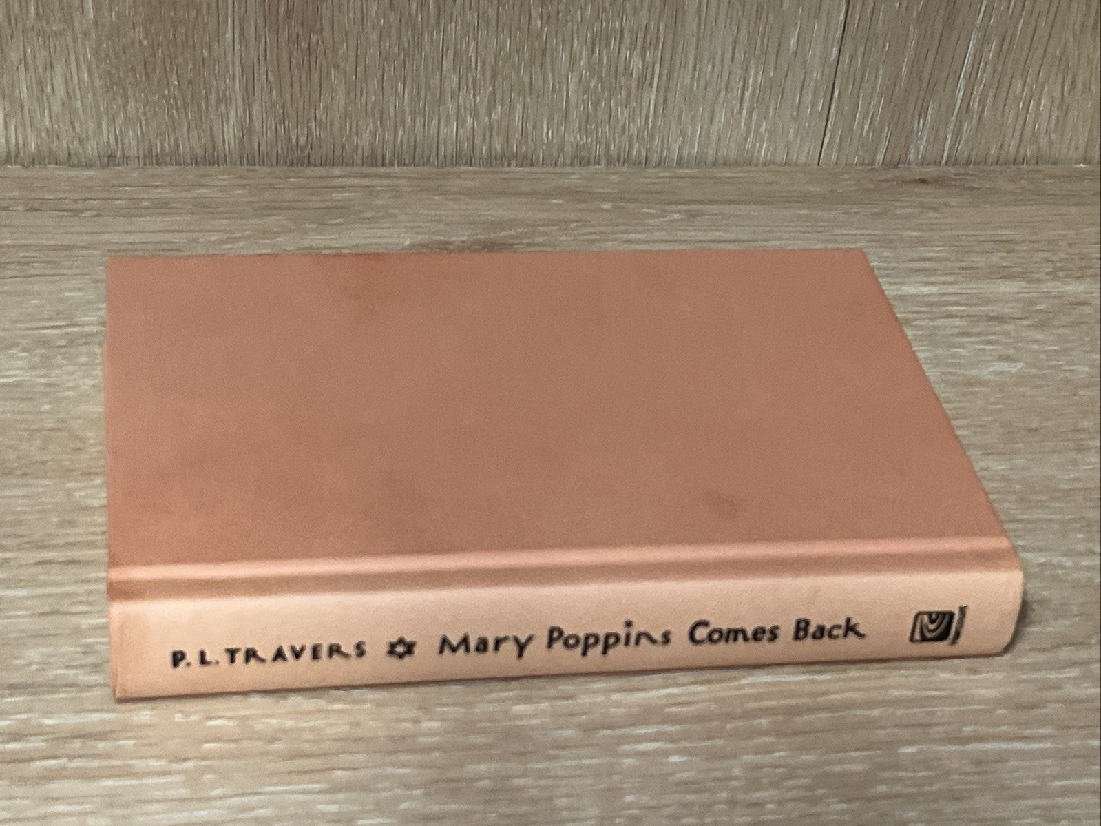 Mary Poppins Comes Back by P.L. Travers - 1997