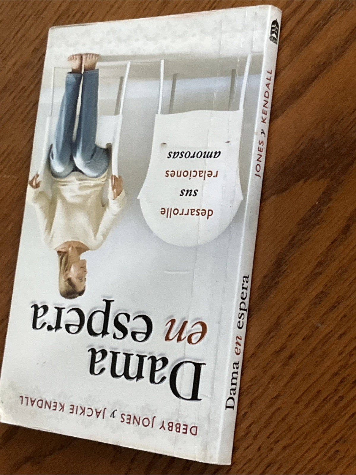 Dama En Espera/ Lady in Waiting (Spanish Edition)