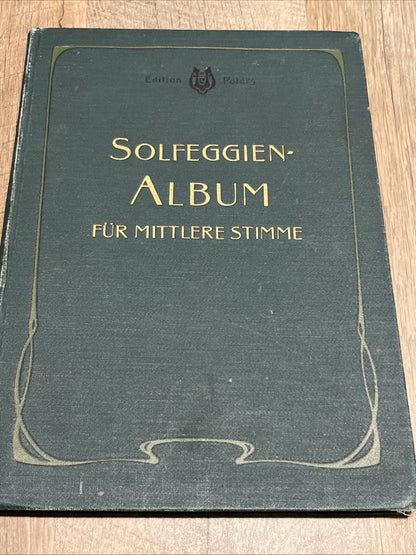 Solfeggien-Album für mittlere Stimme Solfeggio Album for Medium Voice