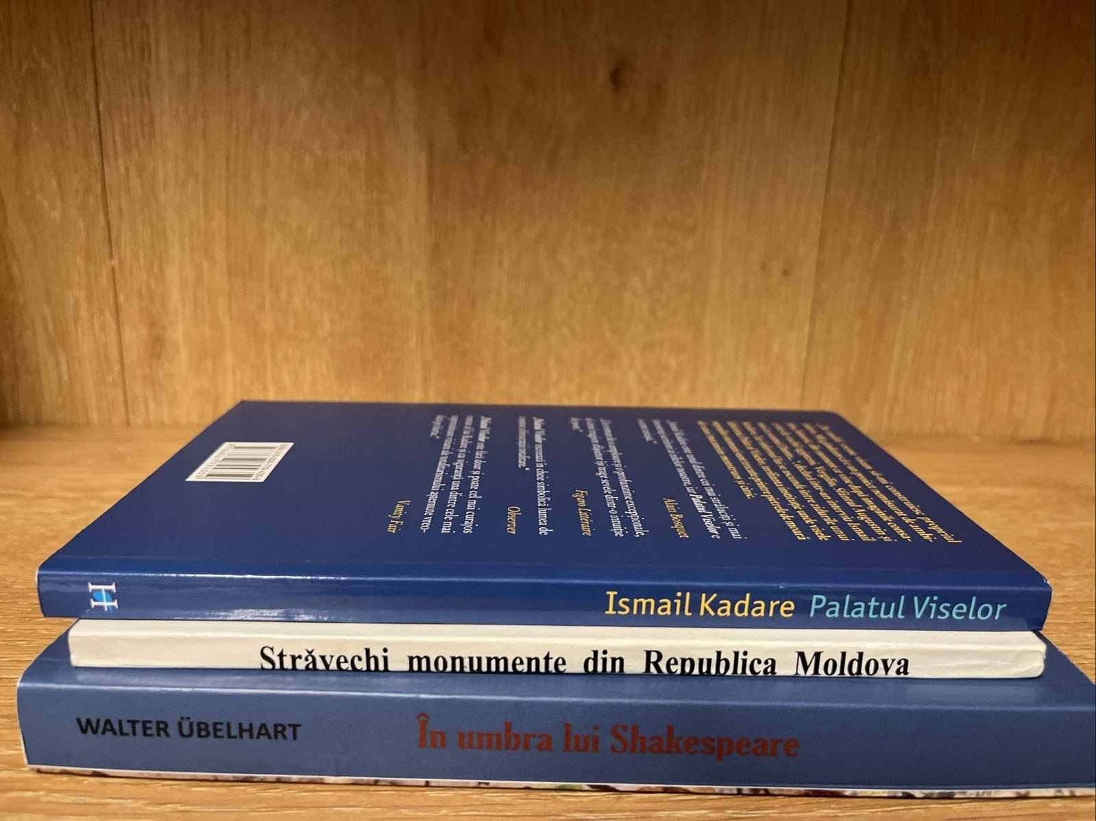 Romania Book Lot of 3 Palatul Viselor | În umbra lui Shakespeare | Străvechi..