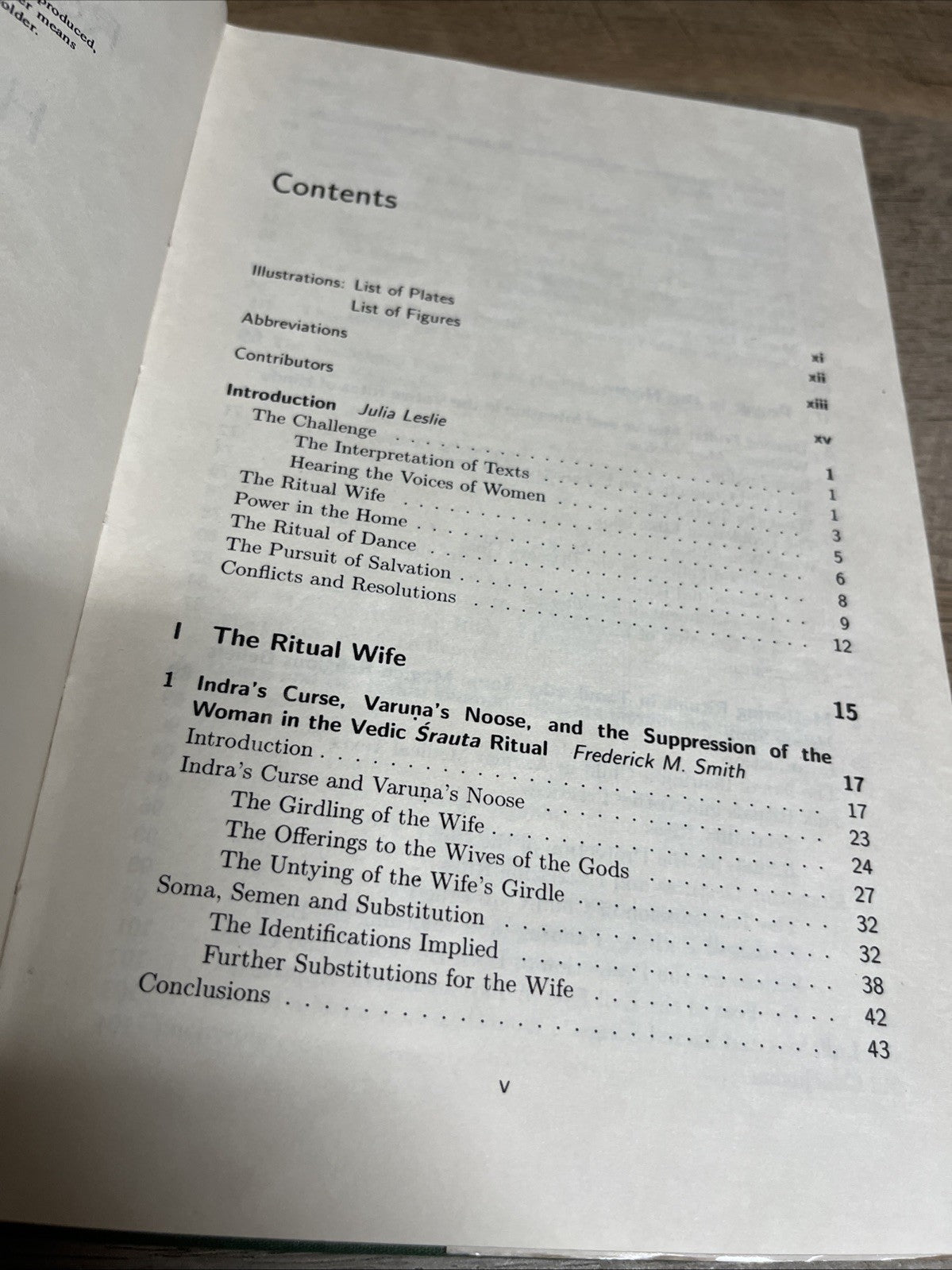 ROLES AND RITUALS FOR HINDU WOMEN By Julia Leslie - Hardcover **Good**