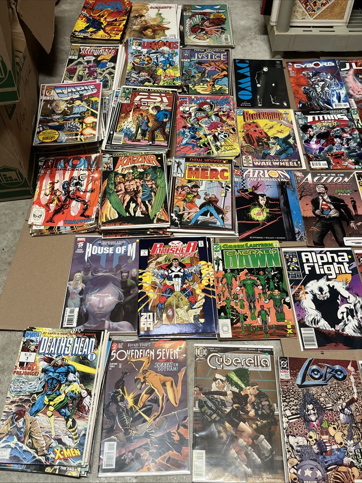 Comic Book Mystery Lot 48 Mixed Marvel DC VF+/NM No Duplicates Bulk