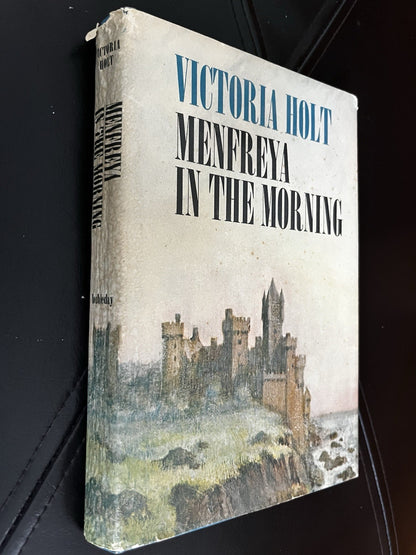 Victoria Holf Menfreya In The Morning & The Golden Fury By Marian Castle