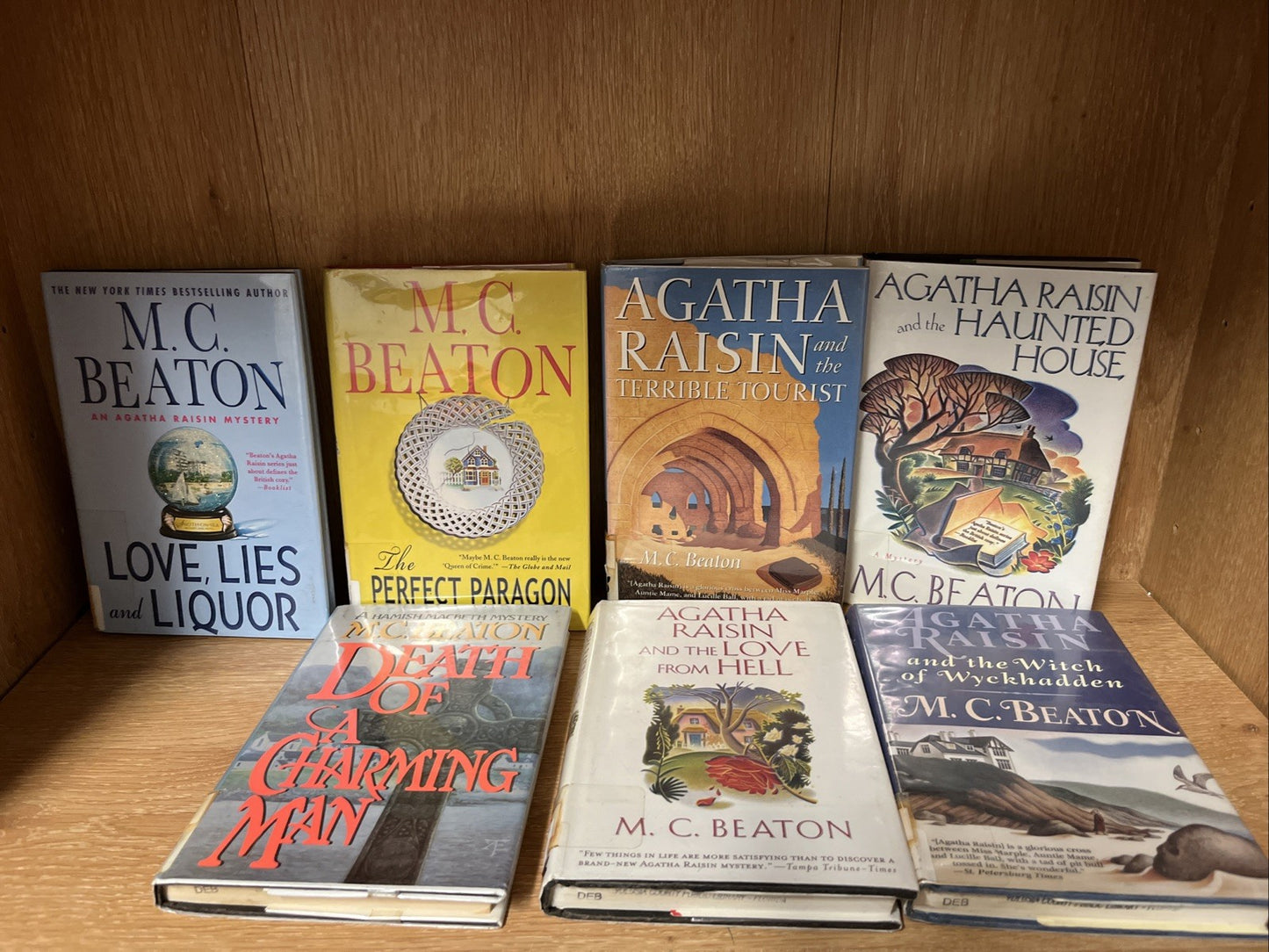 mc beaton books Lot  of 7 agatha raisin Hardcover