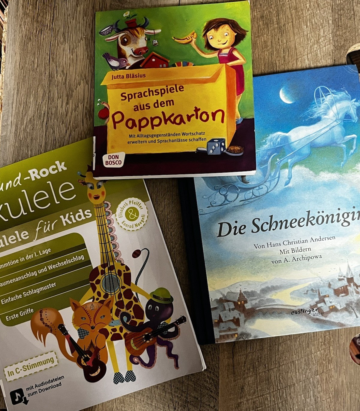 Lot of 3 German Children Books Die Schneekonigin,Sprachspiele,Pappkarton Ukulele
