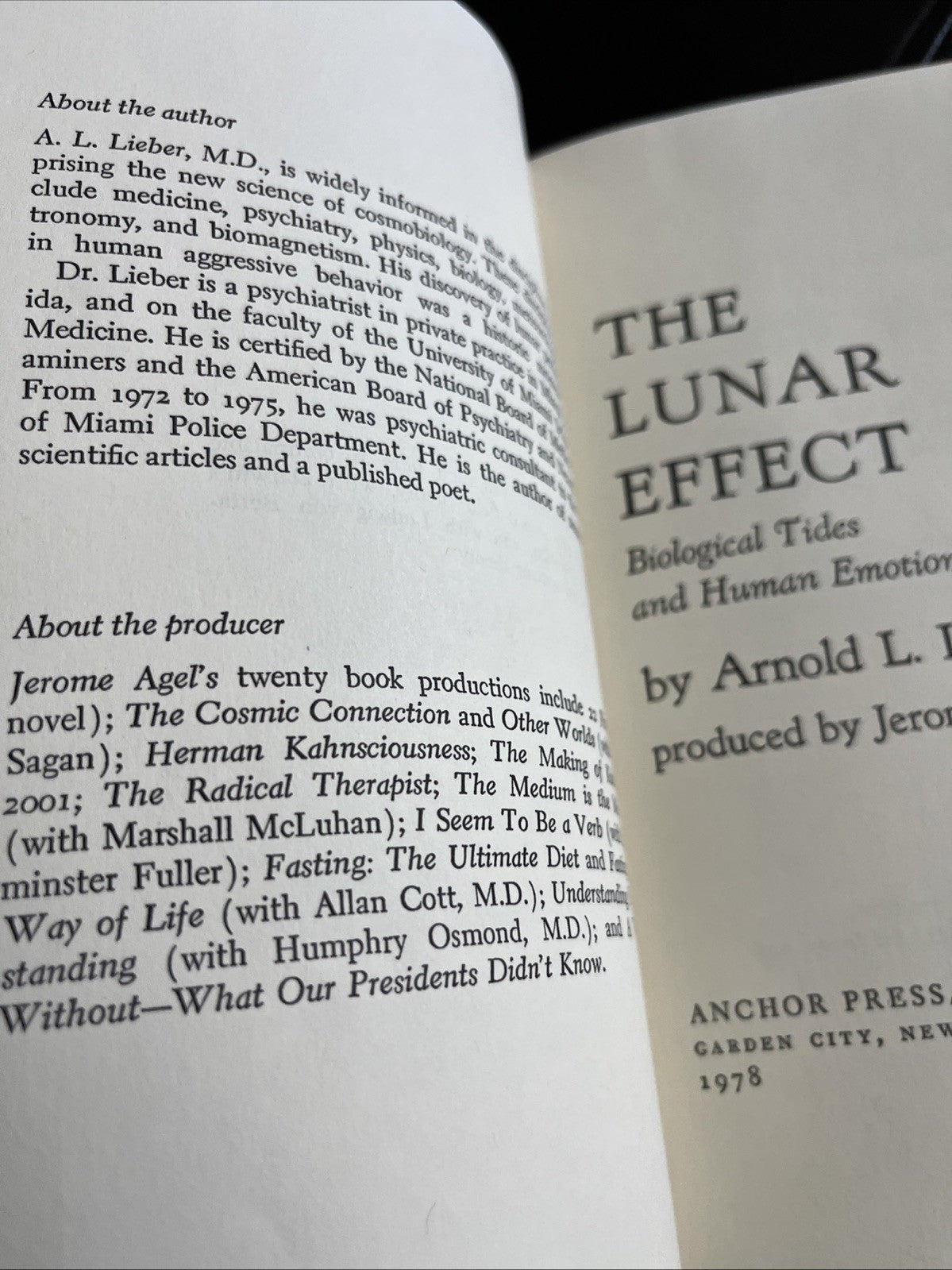 The Lunar Effect : Biological Tides And Human ‘Emotions 1st Ed by Arnold Lieber