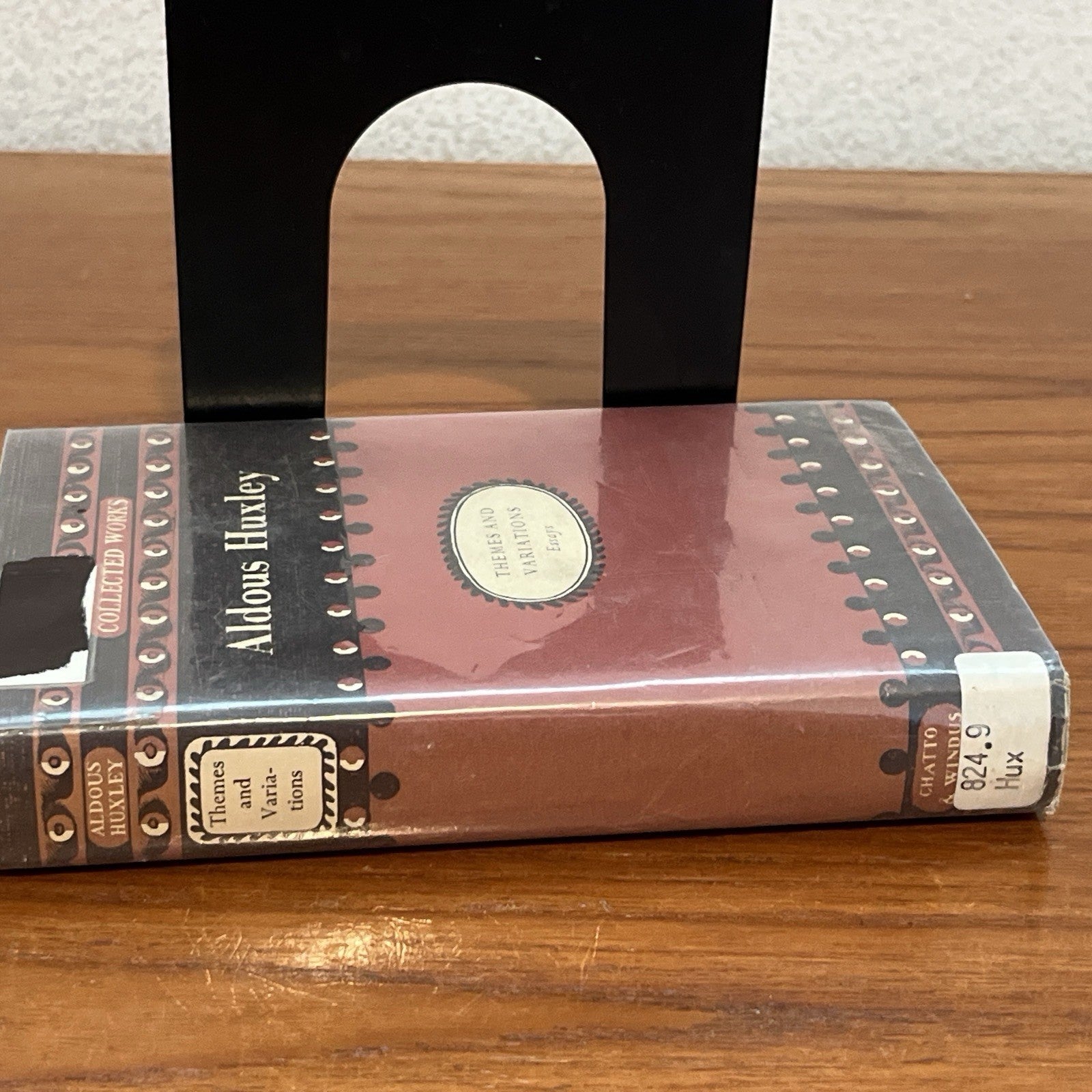 Themes and Variations: Essays- Aldous Huxley, Chatto Windus 1954