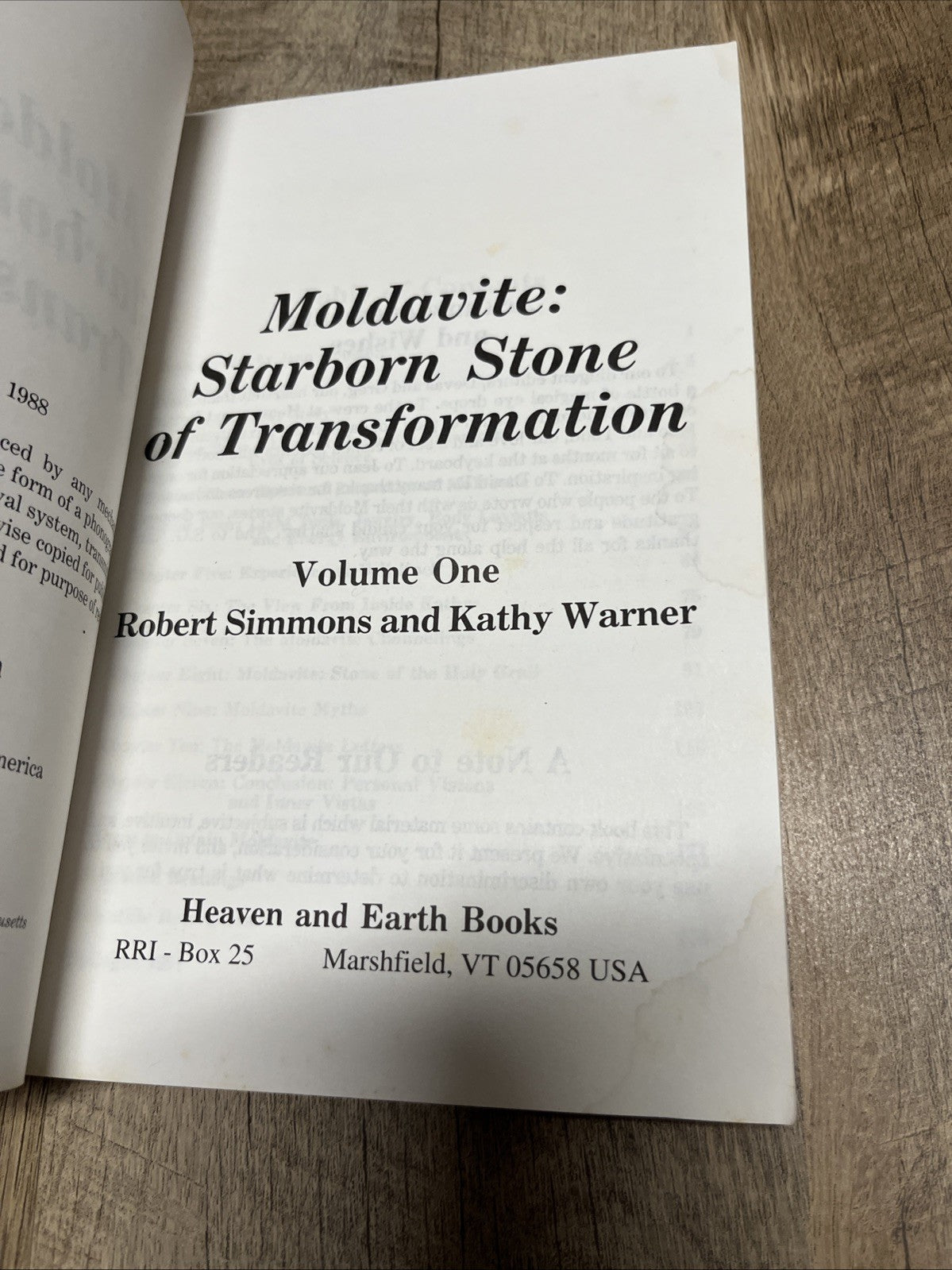Moldavite: Starborn Stone of Transformation by Simmons & Warner 2015 PB VG