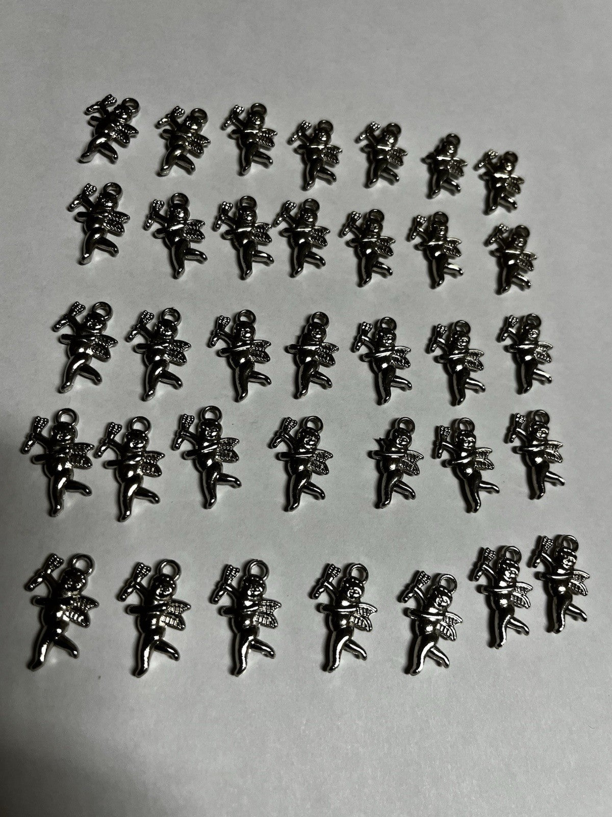 35  VINTAGE Antique Silver FLYING CHERUB CUPID W/ ARROW 28x17mm. ACRYLIC CHARMS