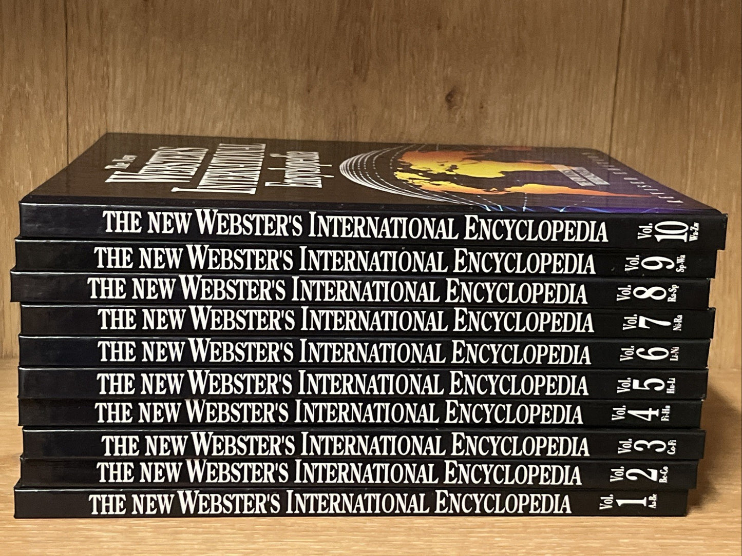 The New Webster’s International Encyclopedia The New Illustrated Ref Vol 1 - 10