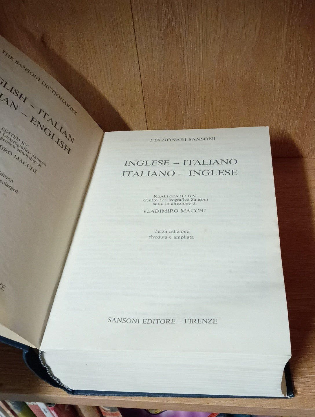 Italian To English Random House Dictionary • Vintage