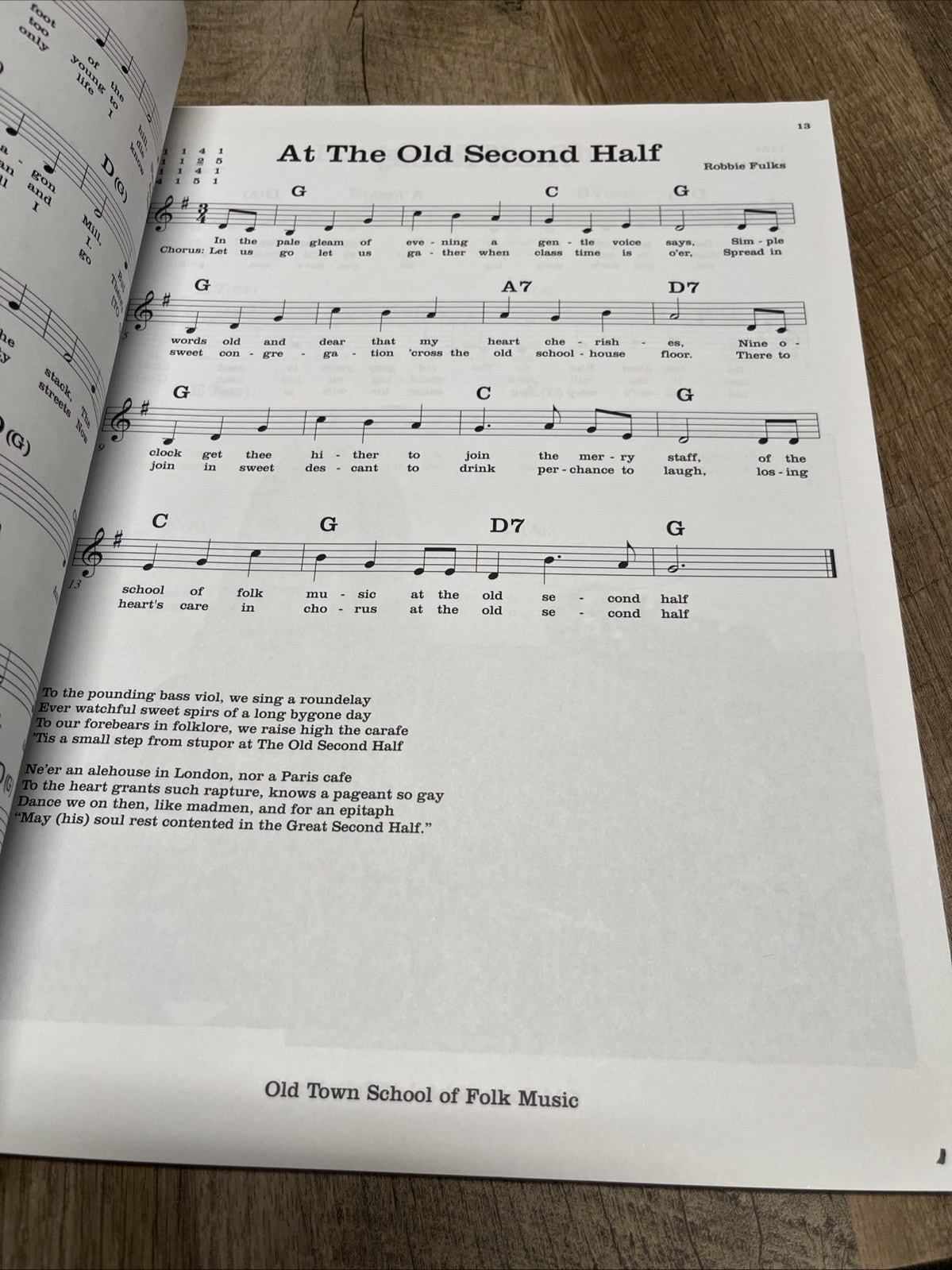Old Town School of Folk Music Songbook: 50th Anniversary Edition Lead Sheets