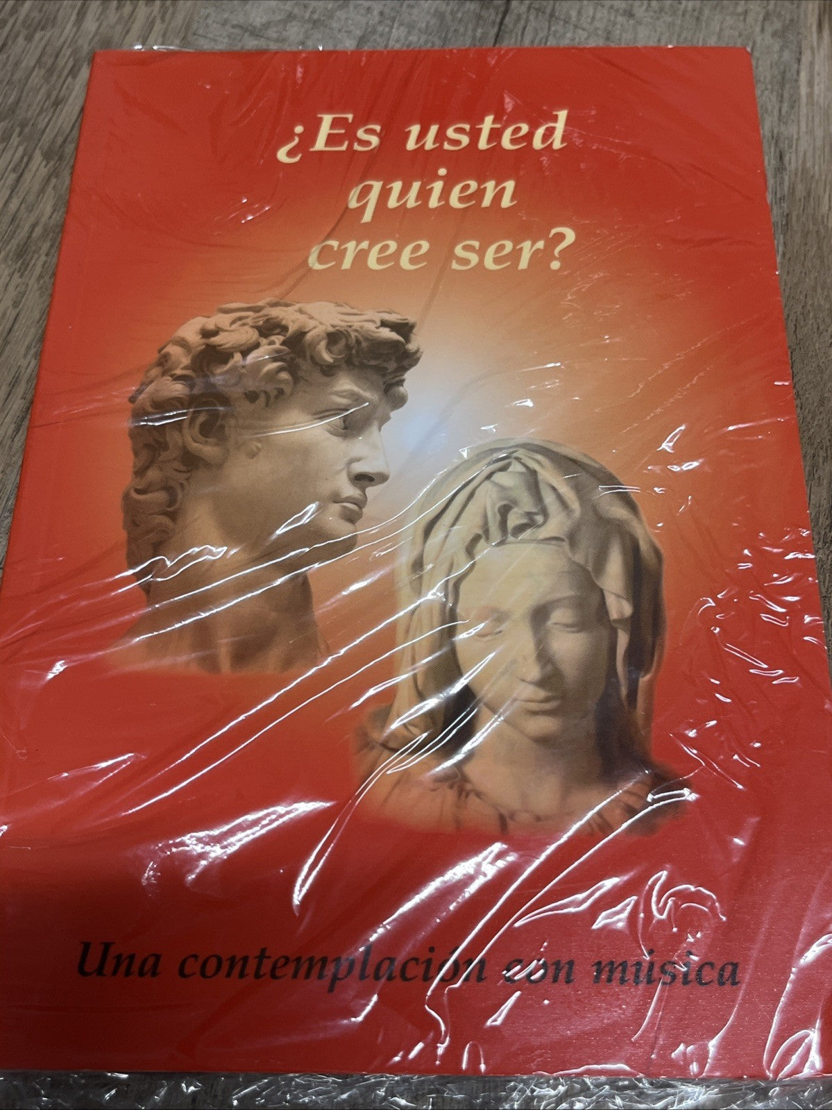 ¿ES USTED QUIEN CREE SER? Una Contemplacion Con Musica más CD (Spanish Edition)