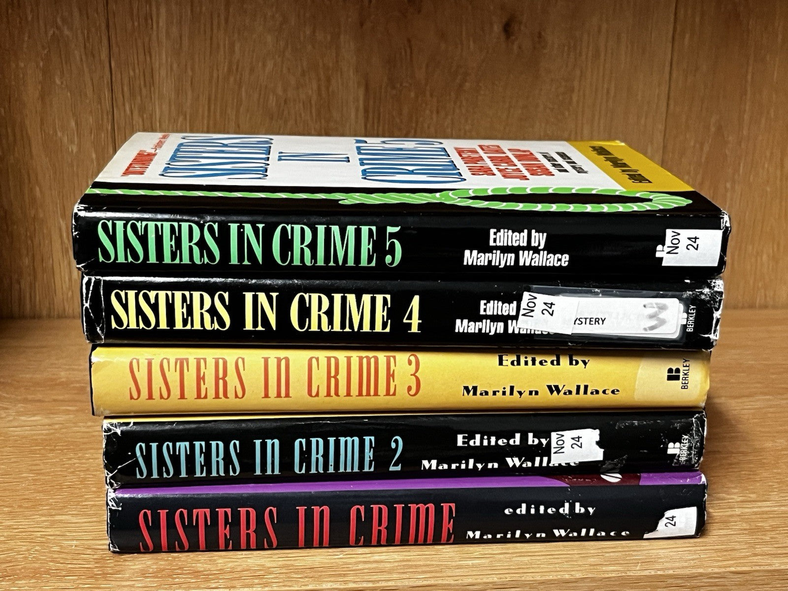 SISTERS IN CRIME 1st Edition Volume 1-5 BOOK LOT Hardcover ~by MARILYN WALLACE