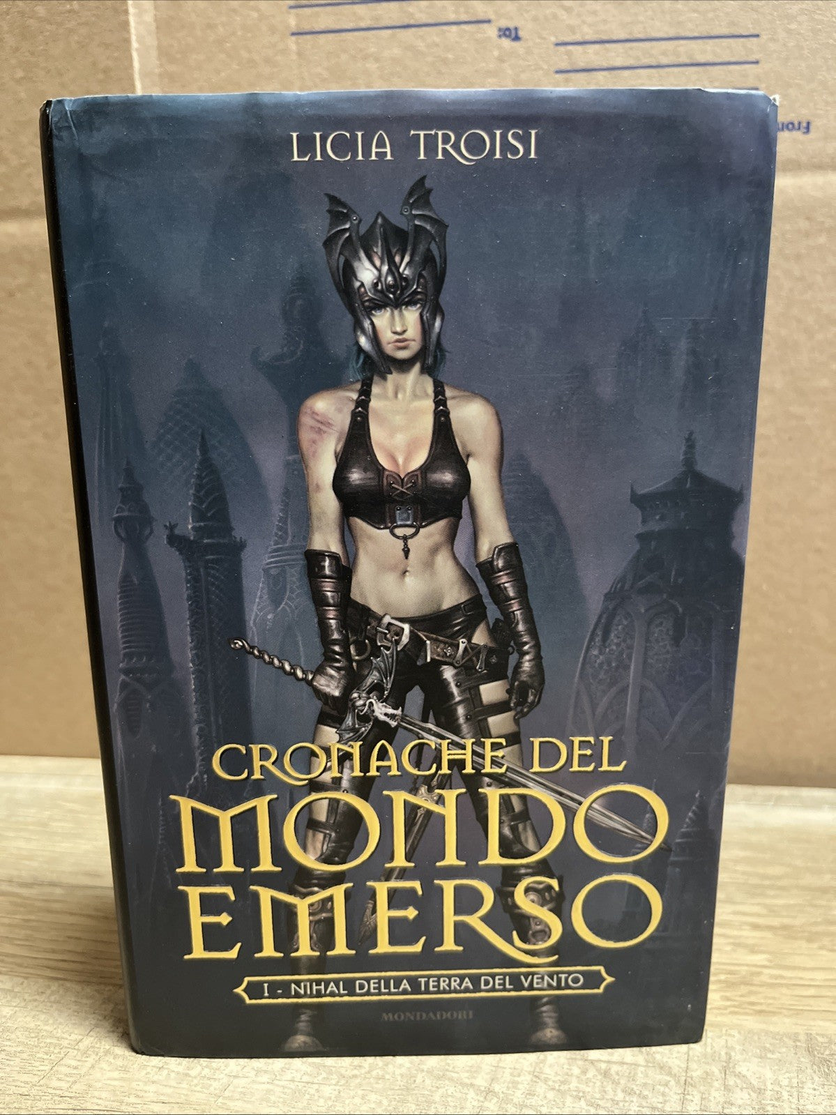 Cronache Del Mondo Emerso: Nihal Della Terra Del Vento - Licia Troisi