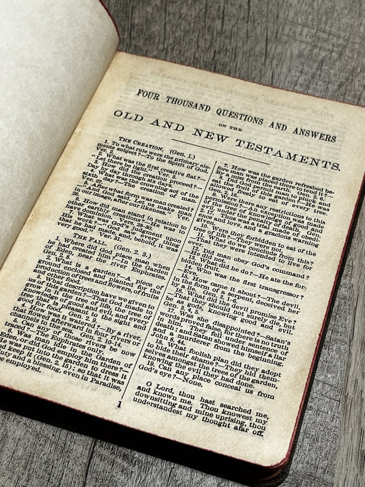 Four Thousand Questions And Answers On The Old And New Testaments Holman Edition
