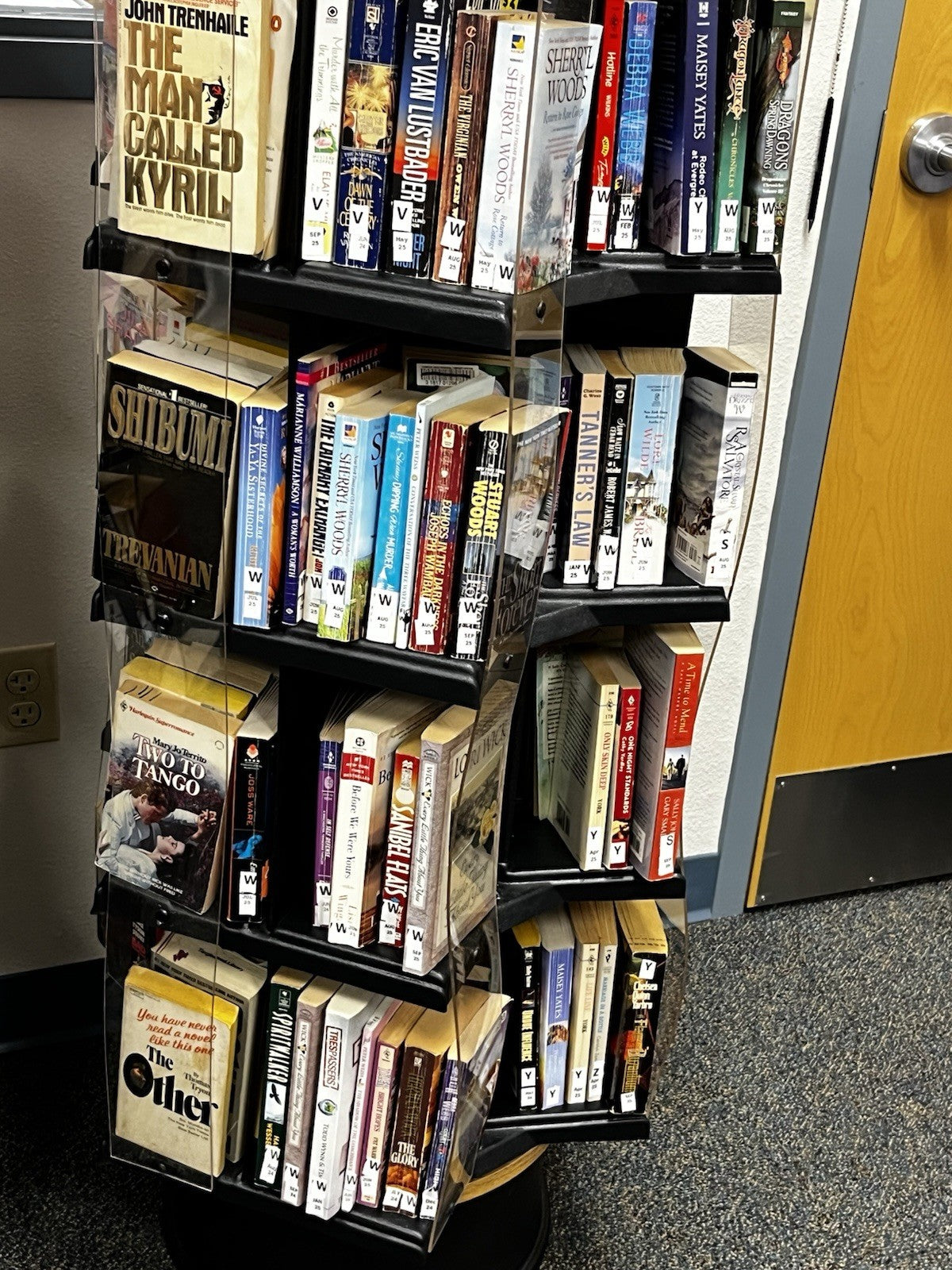 Lot of 40 Mystery Thriller Suspense Fiction Paperback Books RANDOM MIX UNSORTED
