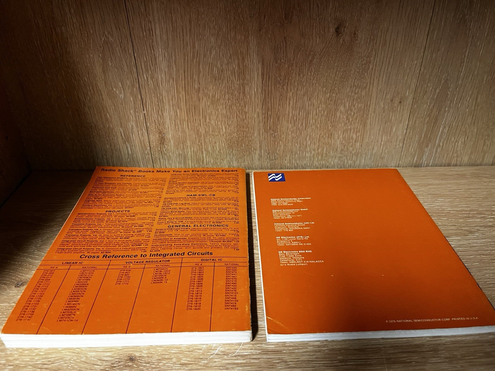 LINEAR APPLICATIONS Volume 1 and 2 Radio Shaek book 1969