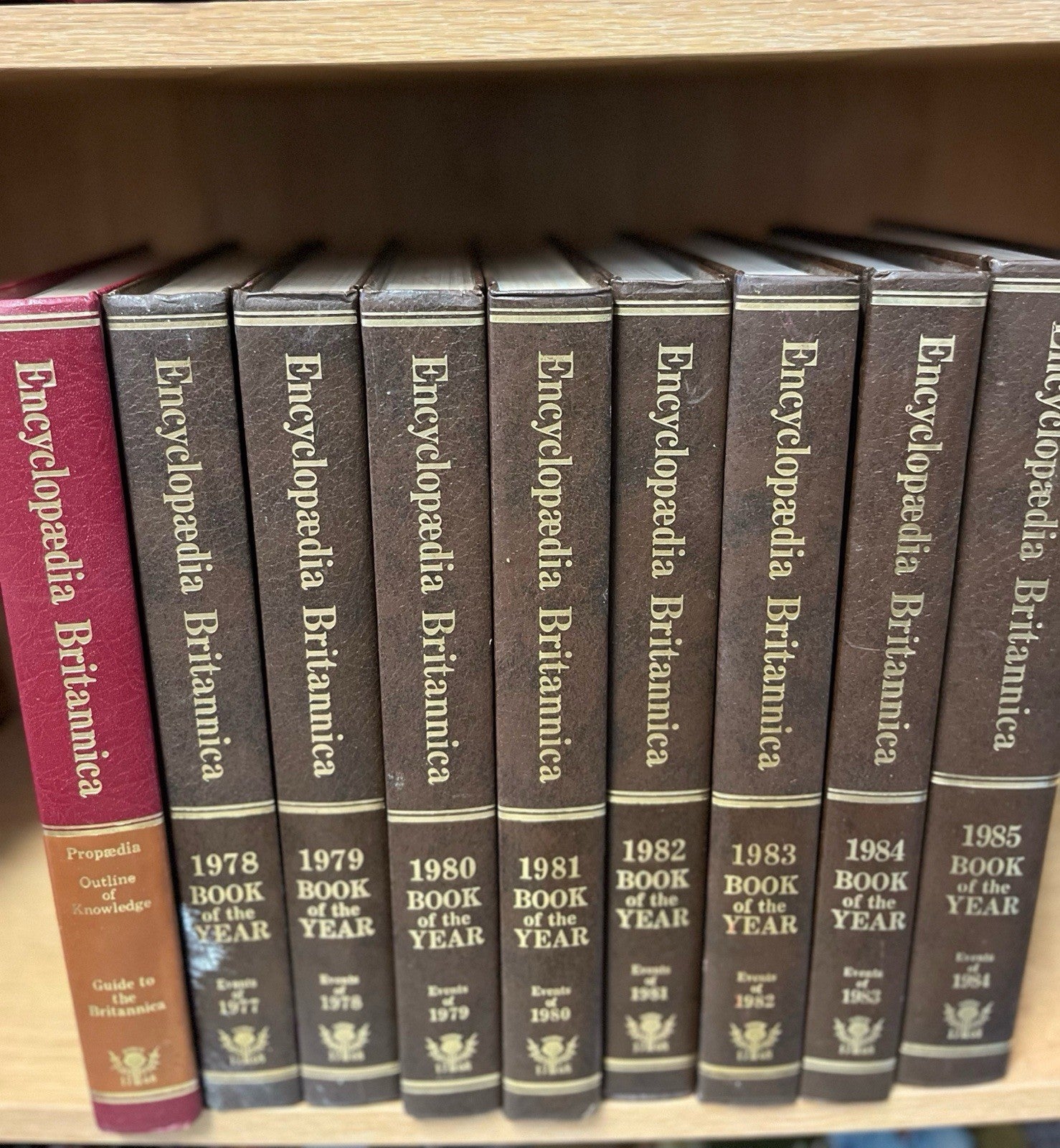 38 Vol Encyclopedia Britannica 1977 Complete Set Macropedia/micropedia Yearbook