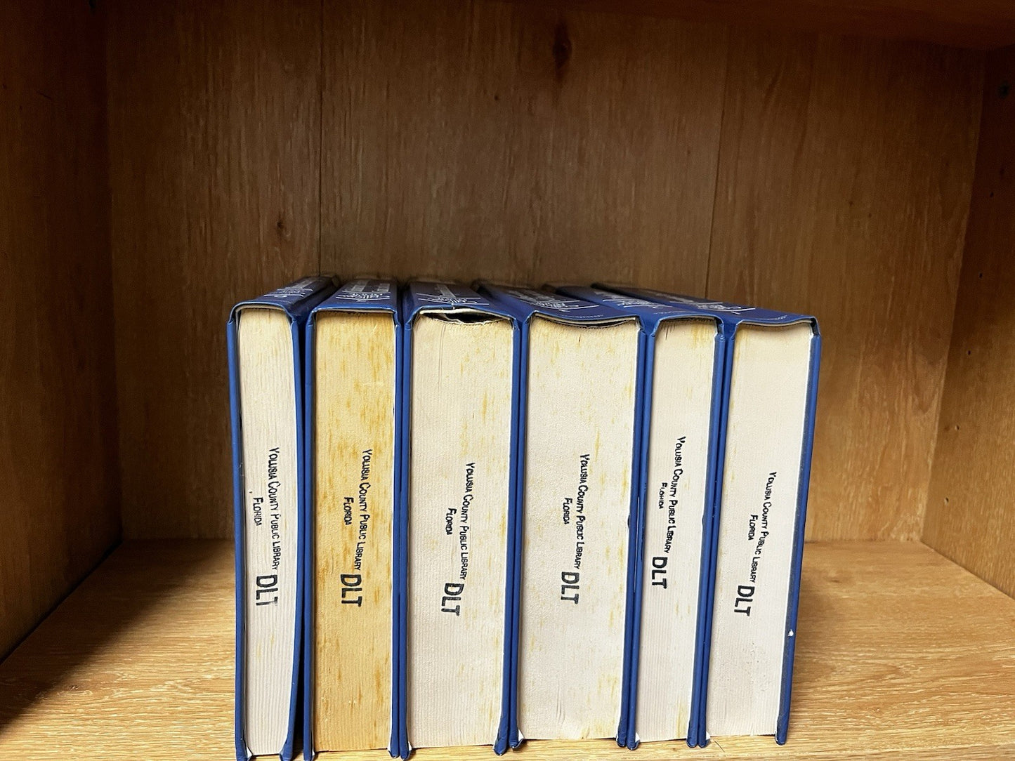 The College Blue Book 41st Edition All Volumes 1 - 6 Macmillan Reference USA