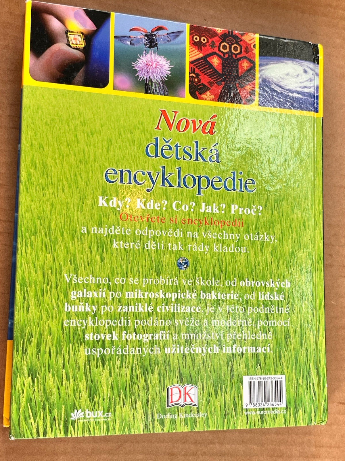 Nová dětská encyklopedie by Universum and DK