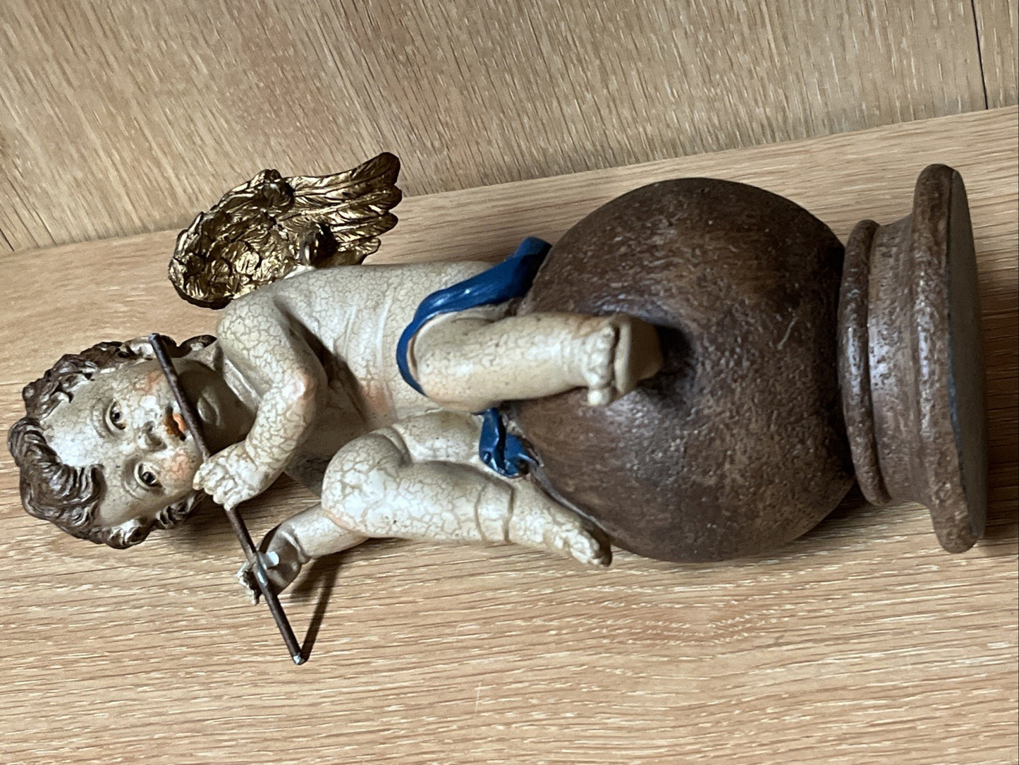 Figure Angel with Flute on Ball made of Artificial Resin (9 x 22 cm)