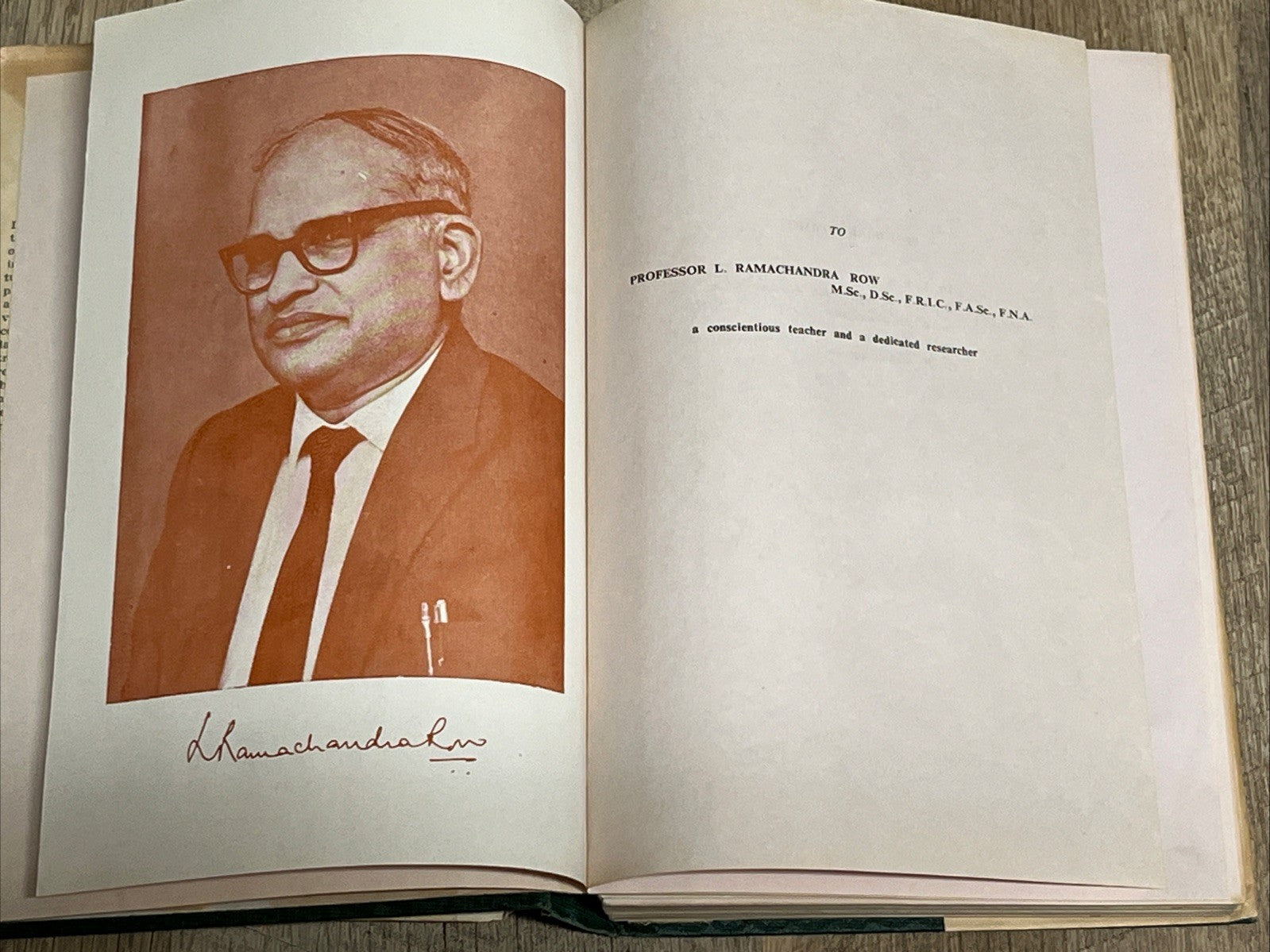 CHEMISTRY OF LIGNANS ANDHRA UNIVERSITY PRESS WALTAIR 1978 Ed In Chief C.B. S RAO
