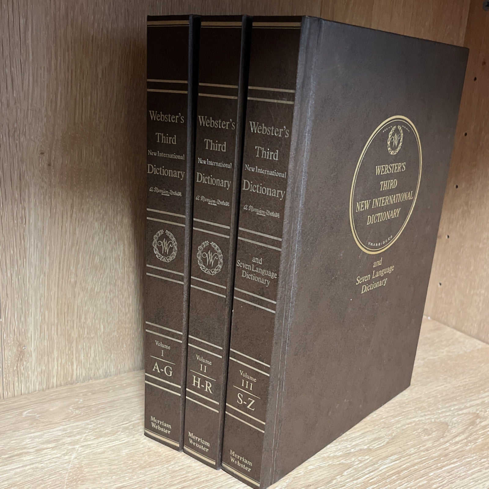 Webster’s Third New International Dictionary Unabridged & 7 Language Dictionary
