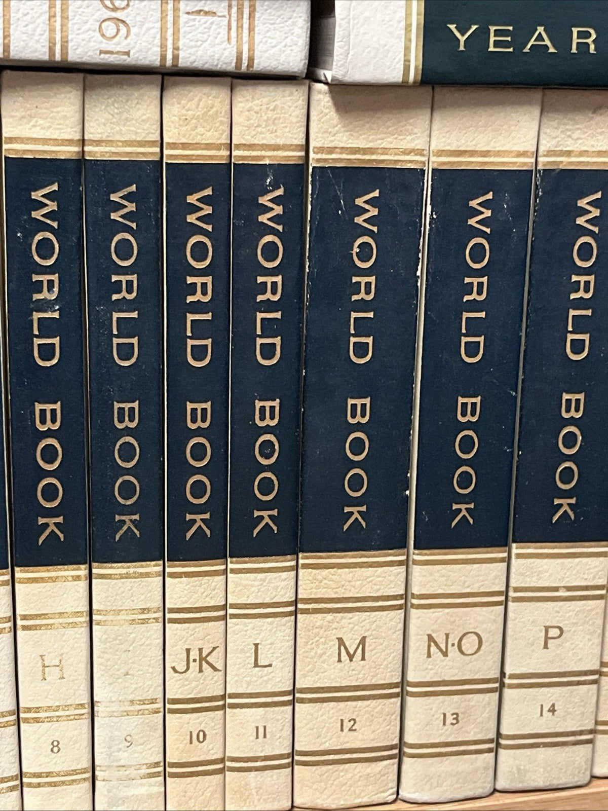 Vintage 1961 World Book Encyclopedia Sets {Missing Vol 19} +Year book 1964-68