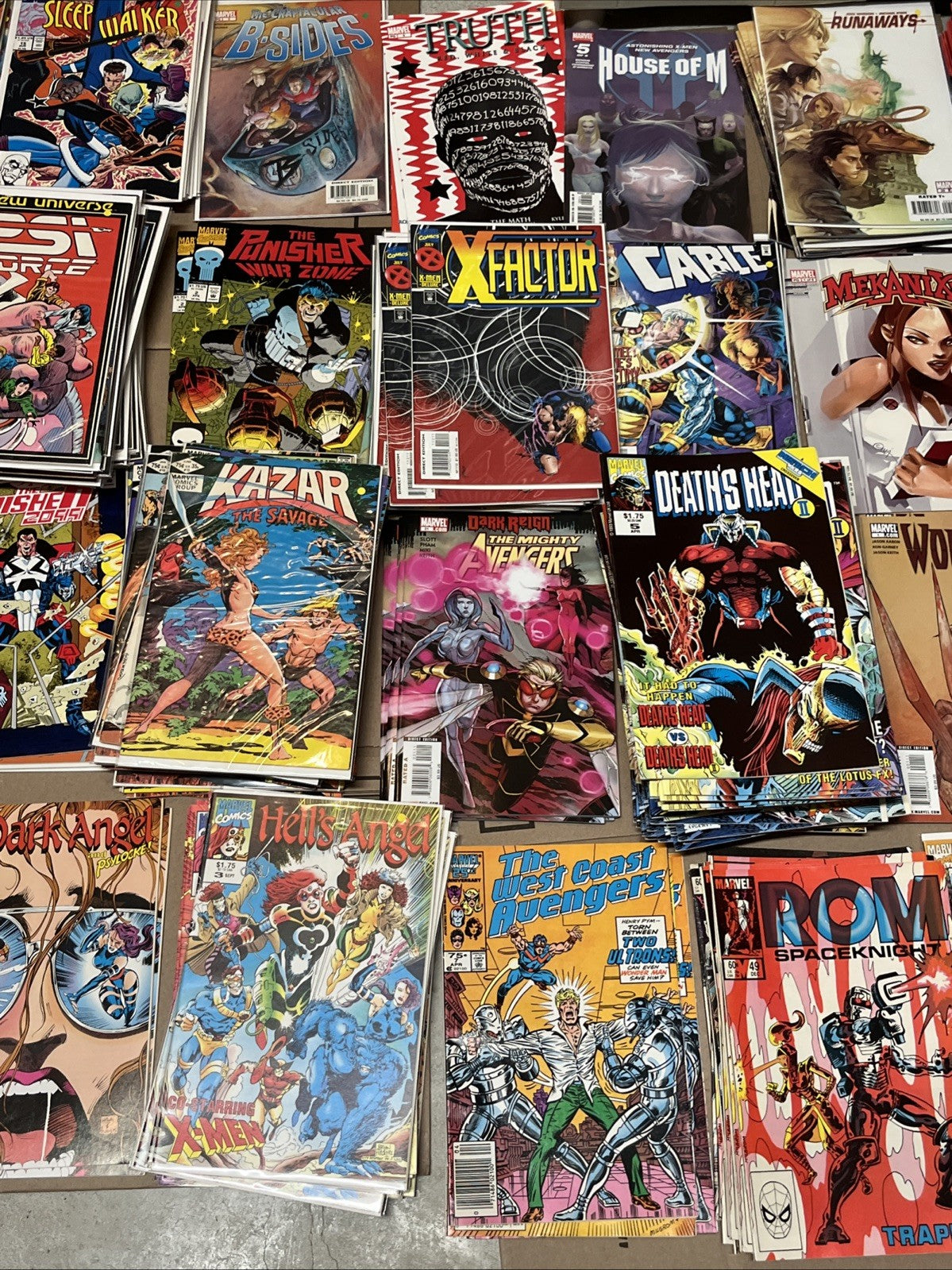 COMIC BOOK BULK LOT 26 COMICS Marvel Comics-