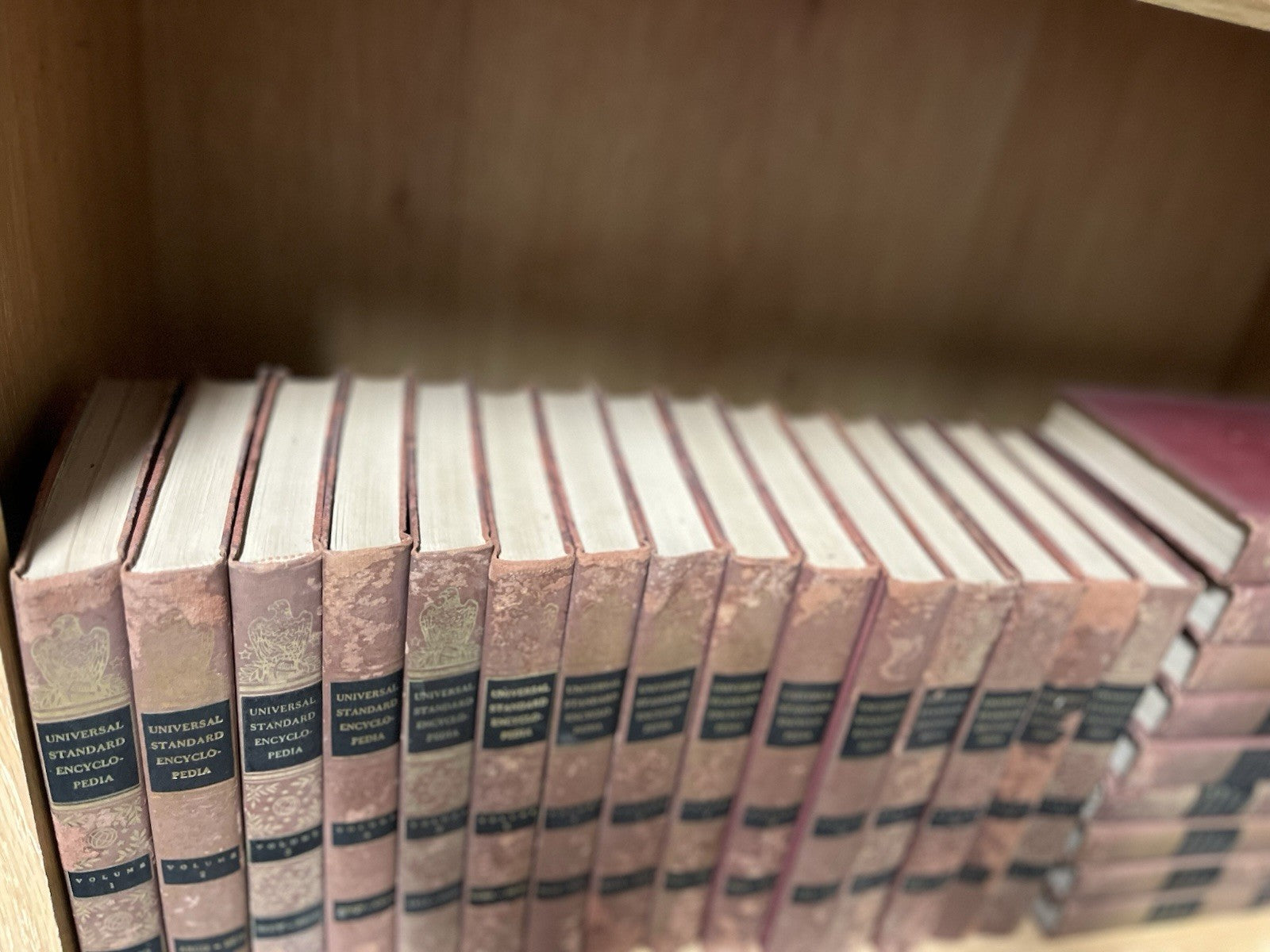 VT Universal Standard Encyclopedia Complete Sets Volumes 1 - 25 Vintage 1955