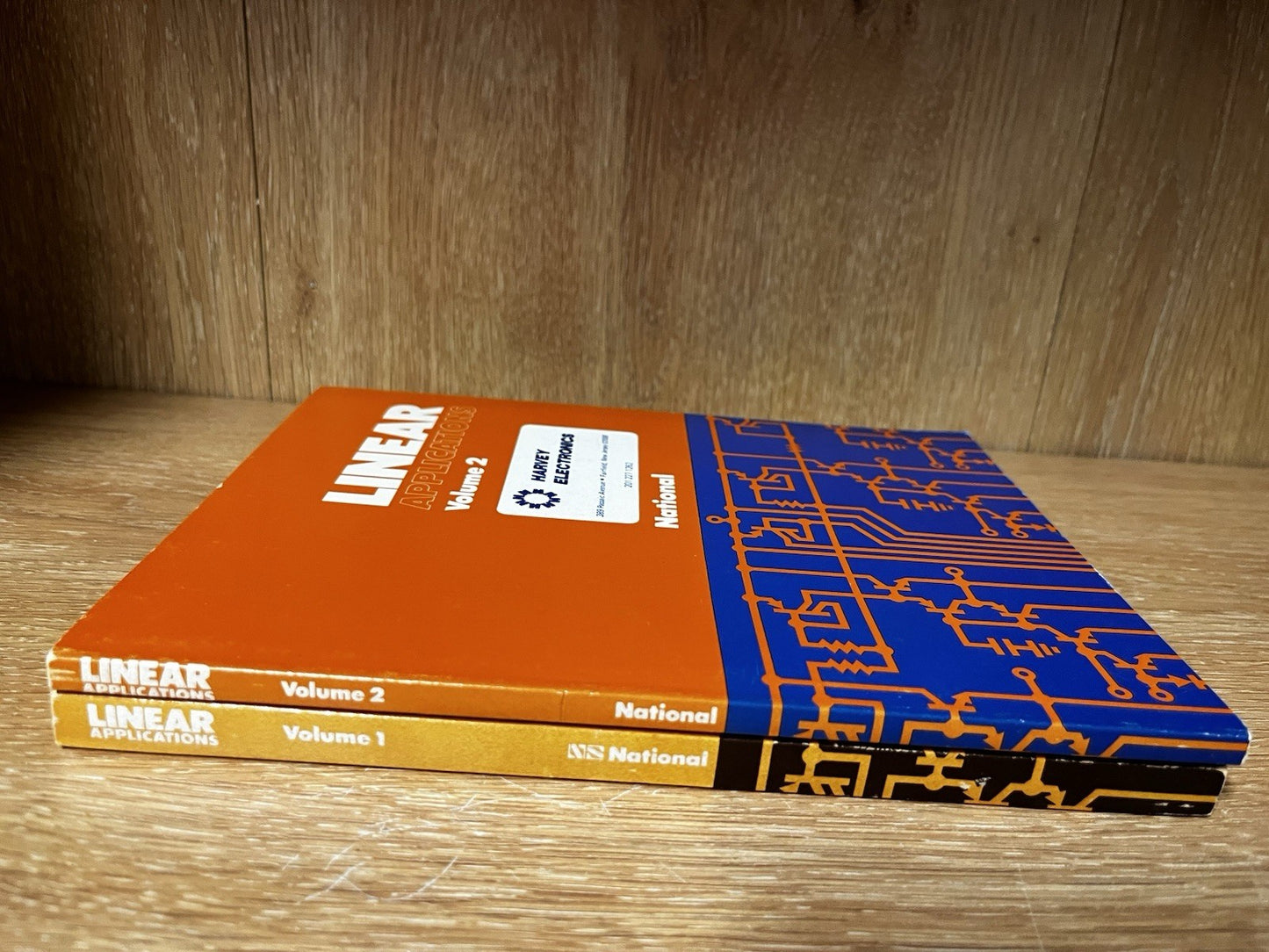 LINEAR APPLICATIONS Volume 1 and 2 Radio Shaek book 1969