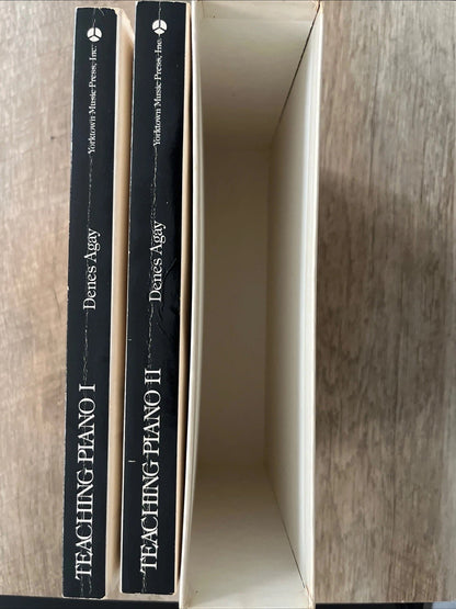 Teaching PIANO A Comprehensive Guide & Reference Book For The Instructor Vol 1&2