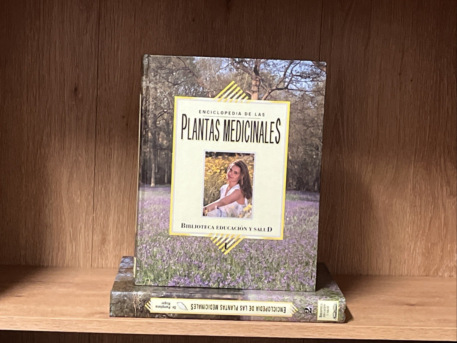 Enciclopedia de las Plantas Medicinales (Spanish Edition) - Vol 1 & 2- Dr. Roger