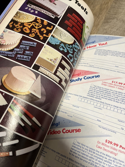 Cake Decorating Magazines Lot 2 Wilton Yearbook Pattern Book 1993 & 2005