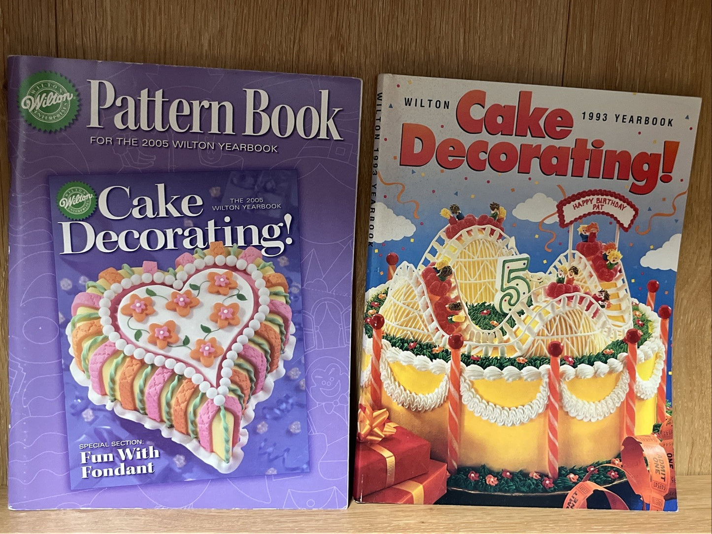 Cake Decorating Magazines Lot 2 Wilton Yearbook Pattern Book 1993 & 2005